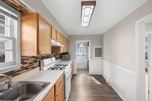 233 Wildwood Dr, Round Lake Beach, IL 60073 - Photo 8