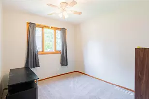 310 Rowe Dr, Bloomington, IL 61701 - Photo 20