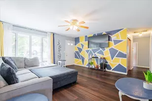 310 Rowe Dr, Bloomington, IL 61701 - Photo 6