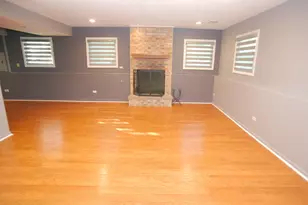 1210 Lorelei Dr, Zion, IL 60099 - Photo 8