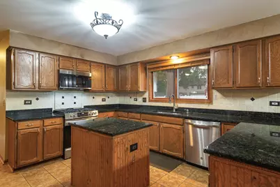 591 Salceda Lane, Mundelein, IL 60060 - Photo 14