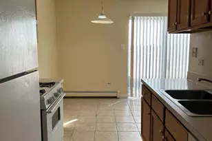 1120 Copperfield Ln, Schaumburg, IL 60193 - Photo 2