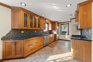 1913 Birch Rd, Homewood, IL 60430 - Photo 8