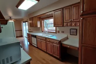 8N601 Stevens Rd, Elgin, IL 60124 - Photo 2