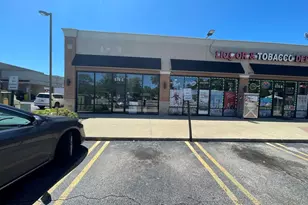 570 N Schmale Rd, Carol Stream, IL 60188 - Photo 1