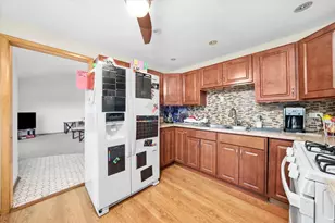 1012 E 159th Pl, South Holland, IL 60473 - Photo 8