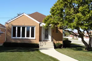 5056 N Mont Clare Ave, Chicago, IL 60656 - Photo 1