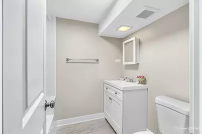 5056 N Mont Clare Avenue, Chicago, IL 60656 - Photo 24