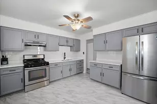 17311 Burr Oak Ln, Hazel Crest, IL 60429 - Photo 6