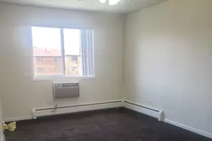 277 Shorewood Dr, Glendale Heights, IL 60139 - Photo 8