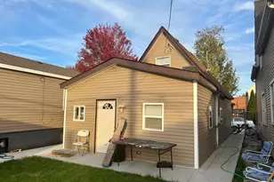 13226 S Houston Ave, Chicago, IL 60633 - Photo 2