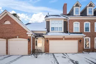 102 Yale Ct, Glenview, IL 60026 - Photo 1