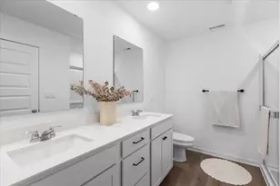 271 Charlestowne Lakes Dr, Saint Charles, IL 60174 - Photo 12