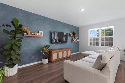 271 Charlestowne Lakes Drive, Saint Charles, IL 60174 - Photo 2