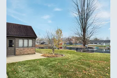 304 N Chaucer Boulevard, Monticello, IL 61856 - Photo 6