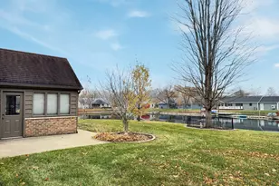 304 N Chaucer Blvd, Monticello, IL 61856 - Photo 6