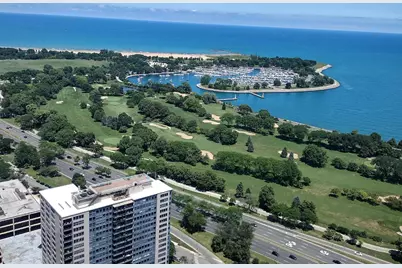 655 W Irving Park Road #5108, Chicago, IL 60613 - Photo 4