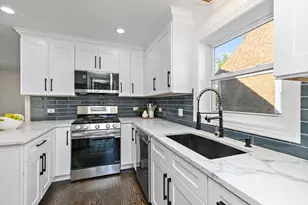 241 N Hamlin Ave, Park Ridge, IL 60068 - Photo 4