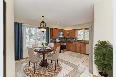 870 Longford Drive, Roselle, IL 60172 - Photo 6