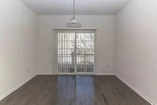 877 Lewisburg Ln, Aurora, IL 60504 - Photo 10