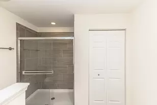 877 Lewisburg Ln, Aurora, IL 60504 - Photo 14