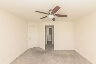 877 Lewisburg Ln, Aurora, IL 60504 - Photo 12