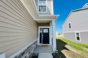 128 Henderson St, Oswego, IL 60543 - Photo 2