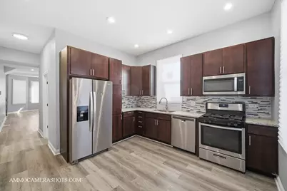 9342 S Crandon Avenue, Chicago, IL 60617 - Photo 10