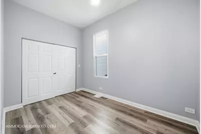 9342 S Crandon Avenue, Chicago, IL 60617 - Photo 14