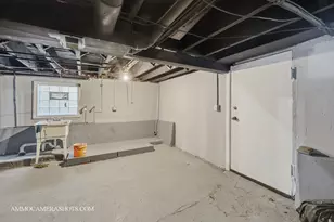 9342 S Crandon Ave, Chicago, IL 60617 - Photo 24