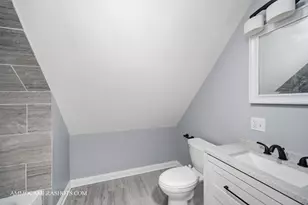 9342 S Crandon Ave, Chicago, IL 60617 - Photo 20