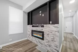 9342 S Crandon Ave, Chicago, IL 60617 - Photo 8