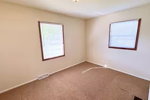 231 E Tulip Dr, Glenwood, IL 60425 - Photo 6