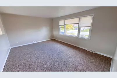 1325 E 168th Place, South Holland, IL 60473 - Photo 2