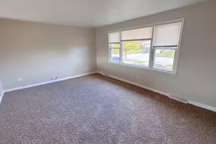 1325 E 168th Pl, South Holland, IL 60473 - Photo 2