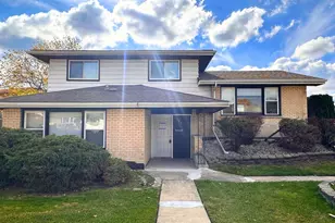 1325 E 168th Pl, South Holland, IL 60473 - Photo 1