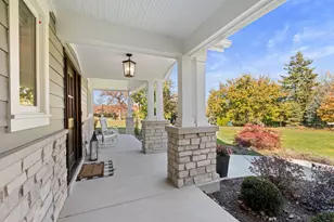 226 Biltmore Dr, North Barrington, IL 60010 - Photo 4