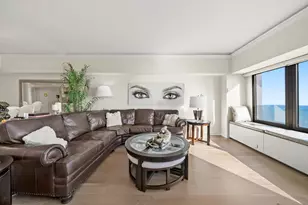 175 E Delaware Pl, Chicago, IL 60611 - Photo 12