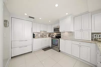 175 E Delaware Place #7107, Chicago, IL 60611 - Photo 4