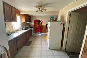 605 Garver Ave, Rockford, IL 61102 - Photo 6