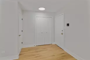 18310 Robin Ln, Homewood, IL 60430 - Photo 6