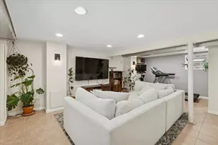 5040 N Moody Ave, Chicago, IL 60630 - Photo 14