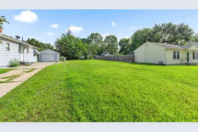 2916 Custer Avenue, Rockford, IL 61101 - Photo 2