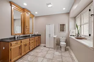 55 Chesterfield Ct, Burr Ridge, IL 60522 - Photo 18