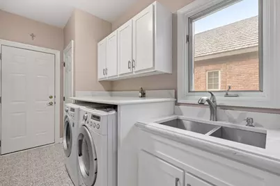 55 Chesterfield Court, Burr Ridge, IL 60522 - Photo 14