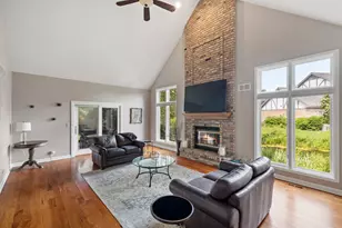 55 Chesterfield Ct, Burr Ridge, IL 60522 - Photo 8