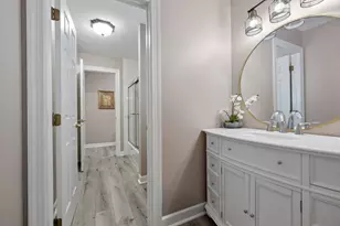 55 Chesterfield Ct, Burr Ridge, IL 60522 - Photo 24