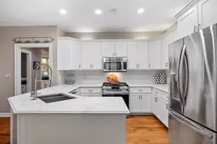 55 Chesterfield Ct, Burr Ridge, IL 60522 - Photo 12