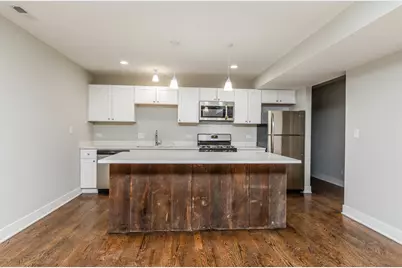 2109 W 18th Place, Chicago, IL 60608 - Photo 4