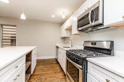 2109 W 18th Place, Chicago, IL 60608 - Photo 10